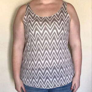 Maurice’s tan zig-zag tank top - size Large